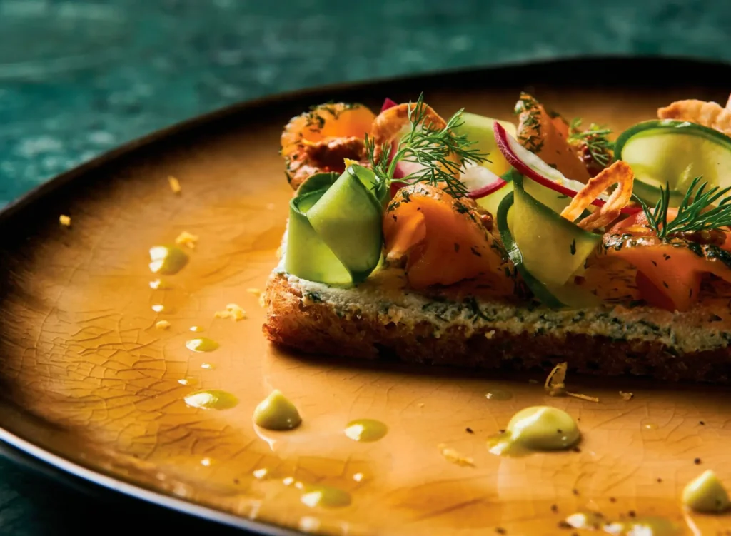 Close up of a smoked salmon smorrebrod